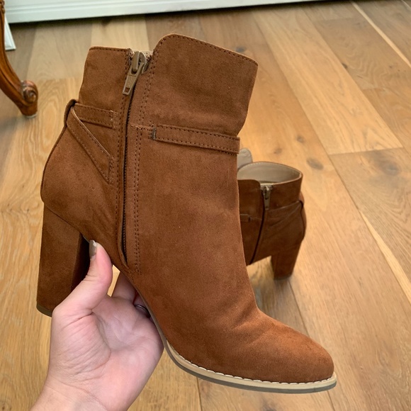 Never Worn Brown Heeled Booties - Picture 2 of 3